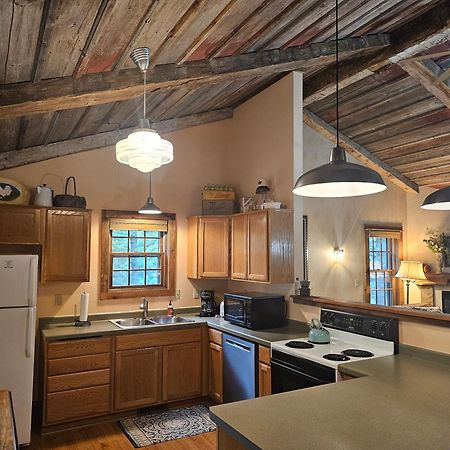 Chanticleer Cabins スタージョンベイ エクステリア 写真